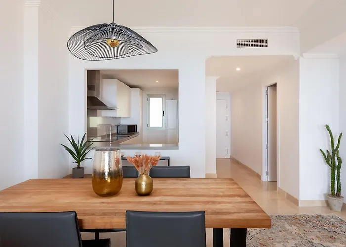 Apartment 2-br Middle Floor With Sea Views *