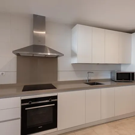 Lejlighed 2-br Middle Floor With Sea Views *