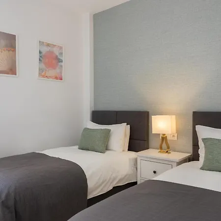 Lejlighed 2-br Middle Floor With Sea Views *