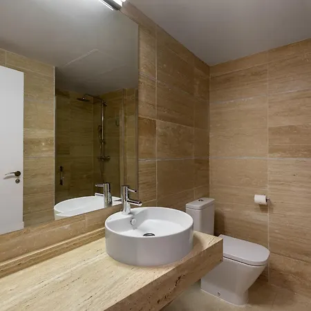 Appartement 2-br Middle Floor With Sea Views