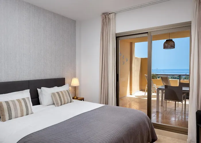 דירה 2-br Middle Floor With Sea Views